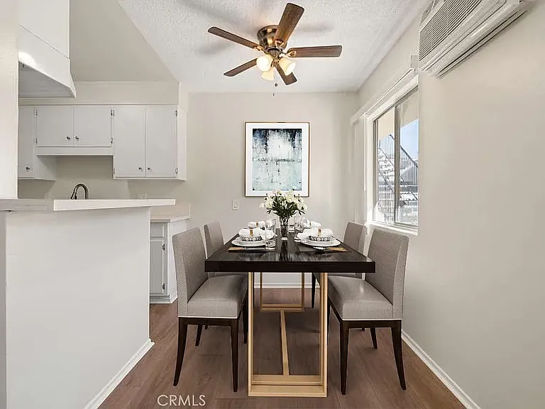437 W Glenoaks Blvd #3 — Photo 3