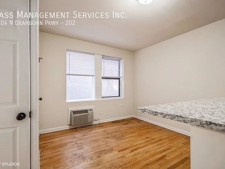 1504 N Dearborn Pkwy, Chicago, IL — Photo 29