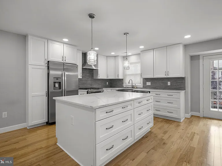 10 Loganwood Ct — Photo 11
