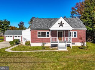 2951 N Charlotte St, Gilbertsville, PA 19525