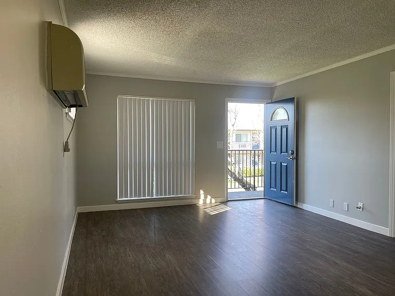Villa Del Sol Apartments — Photo 52