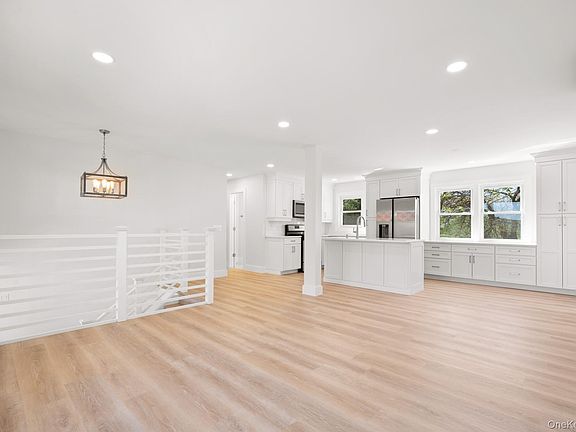 4th image of 18 Highland Avenue
