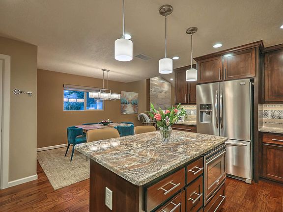5th image of 3068 Toreador Dr NE
