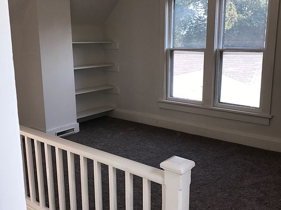 5th image of 1422 W 2nd St