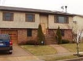 5 Midwood Ave, Farmingdale, NY 11735