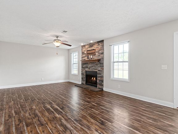 4th image of 1201 Belvoir Ln