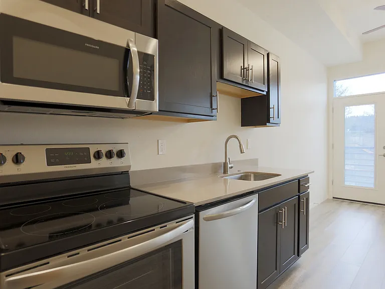 7180 N Leavitt Ave — Photo 68