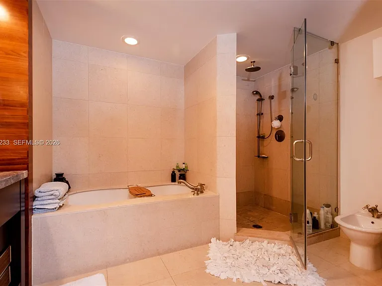 6799 Collins Ave #906 — Photo 9