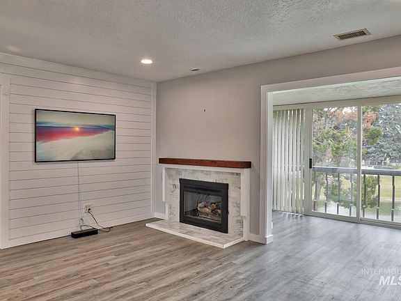 3rd image of 1143 N Camelot Dr