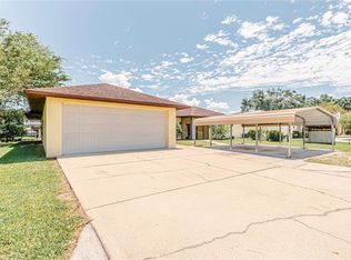 180 Lakeview Dr, Haines City, FL 33844