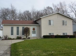 37 Lippincott Rd, Fox Lake, IL 60020