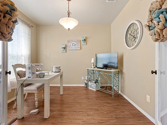 3rd image of 5816 Pinyon Dr