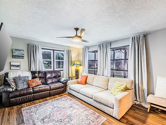 2nd image of 163 SW Circle Rd