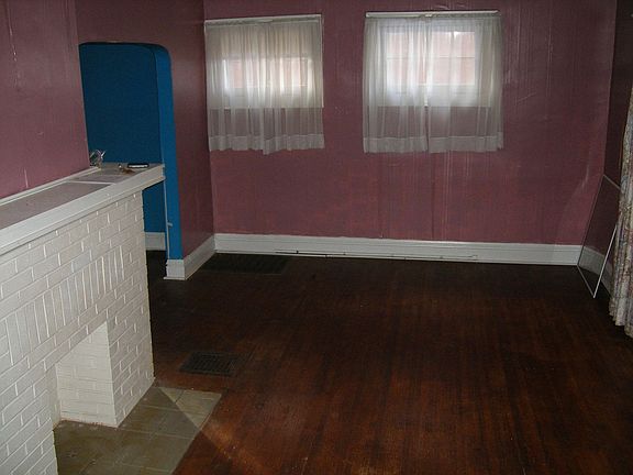 4th image of 1827 Sullivant Ave