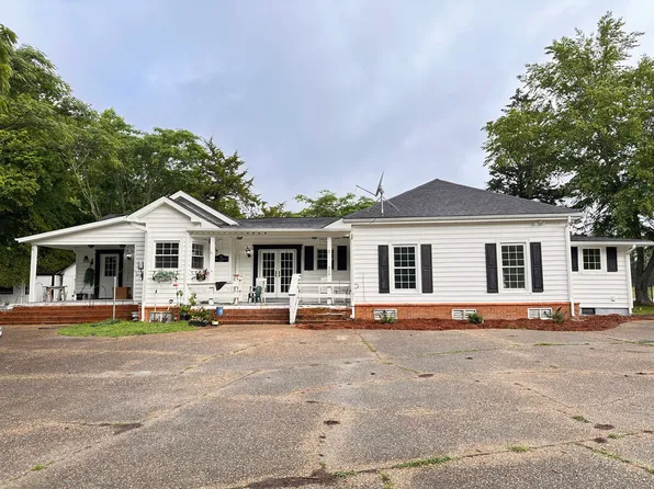 5072 Mineral Spring Rd, Suffolk, VA 23438