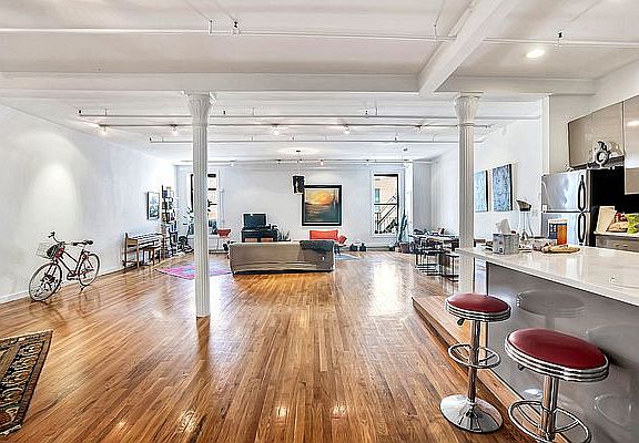5th image of 122 Duane St APT 4C