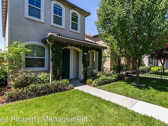 3rd image of 2864 Mojave Dr