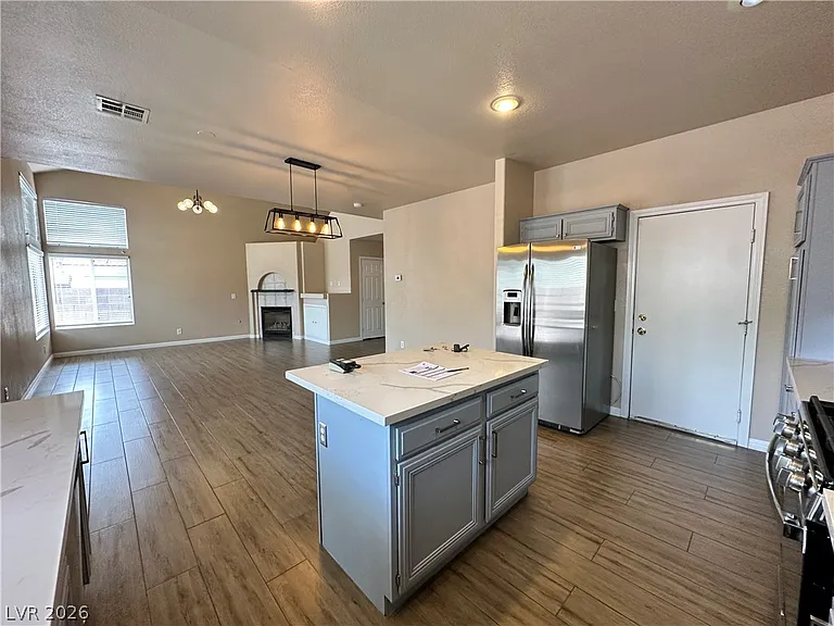 2024 Shining Feather Ln — Photo 18