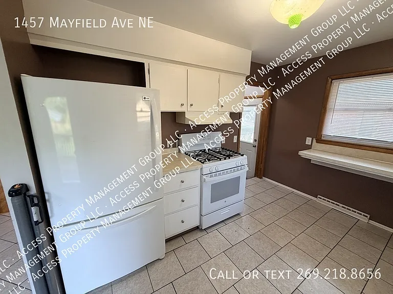 1457 Mayfield Ave NE — Photo 24