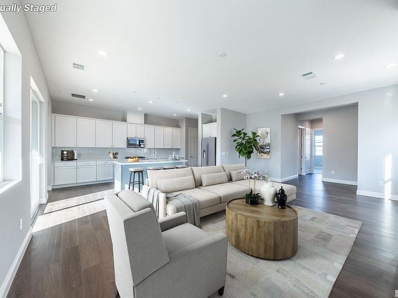 2nd image of 7379 Oakmont Lane Glenridge #25
