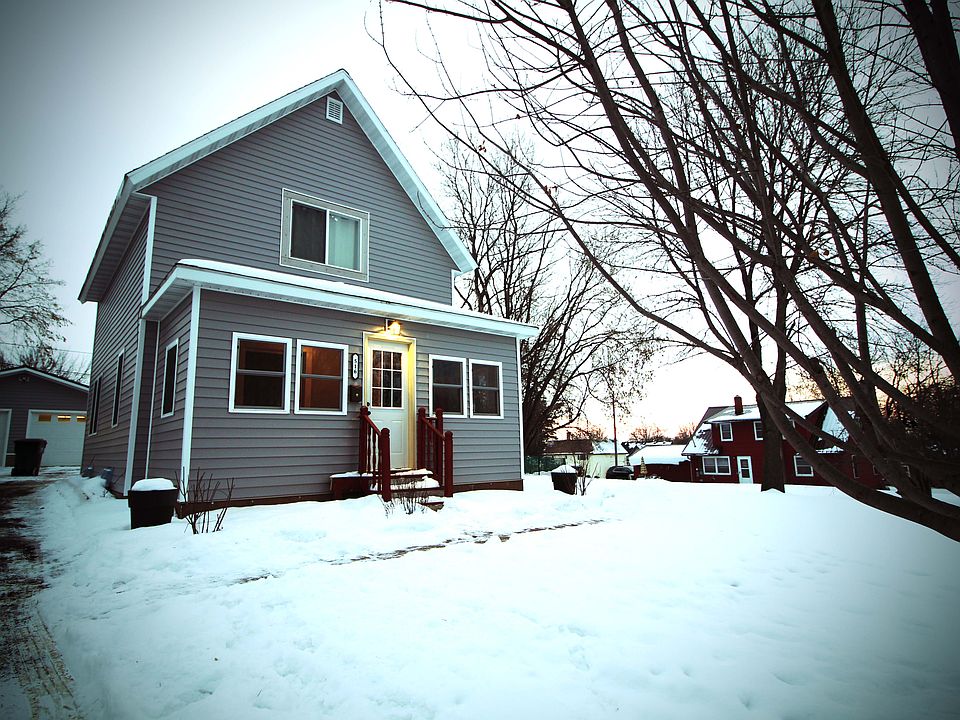 1st image of 516 1st Ave NE