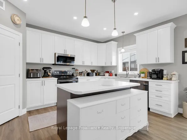 49 Redwood Dr, Belleville, ON K8N 0K3
