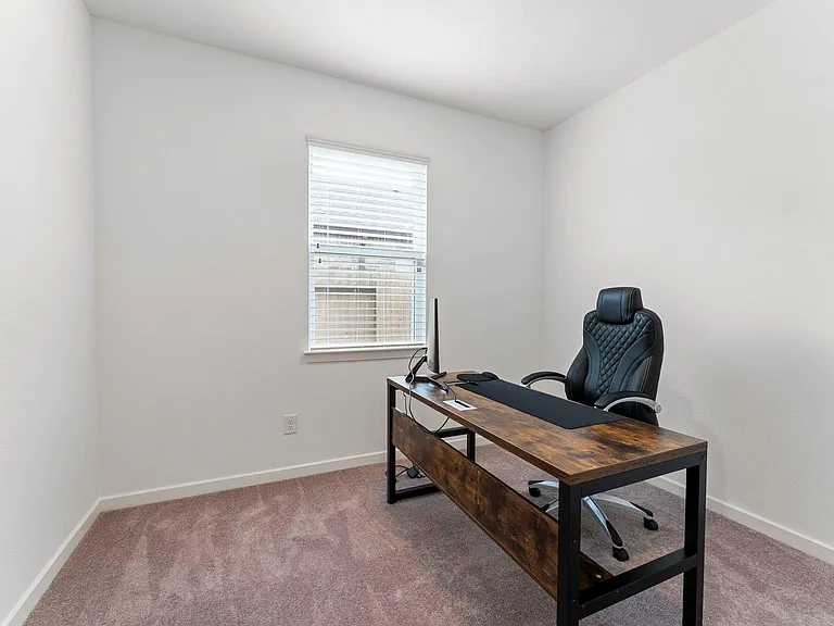 1210 Sugar Dr — Photo 5