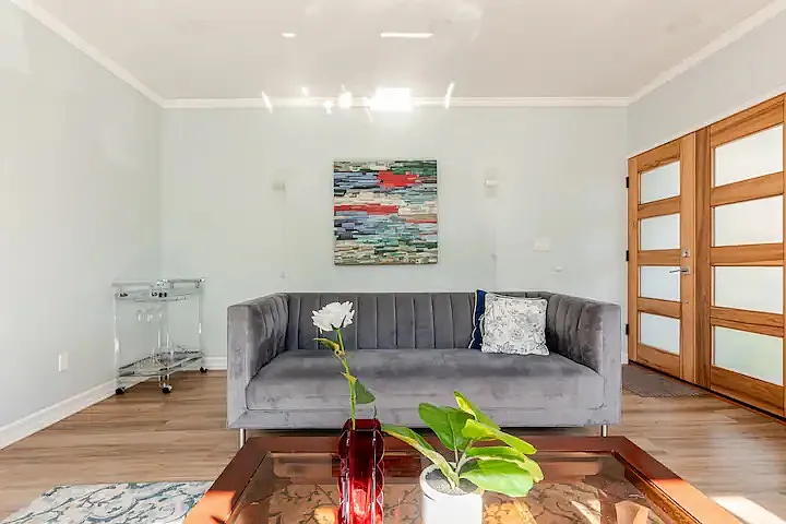 1427 Carmona Ave — Photo 8
