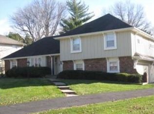 4513 W 94th St, Prairie Village, KS 66207