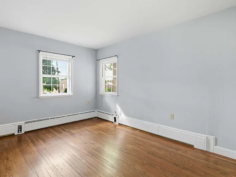 323 N Potomac St #2 — Photo 10