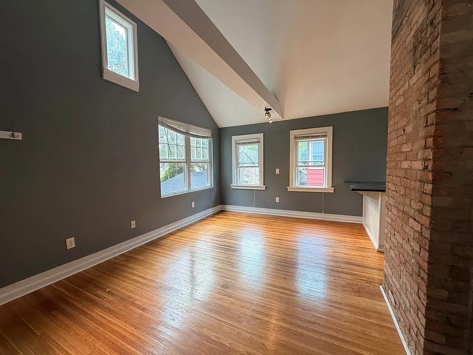 3 bed, 1200 sqft, $1,850 — Photo 4
