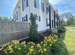 823 SW 10th Ave, Topeka, KS 66612