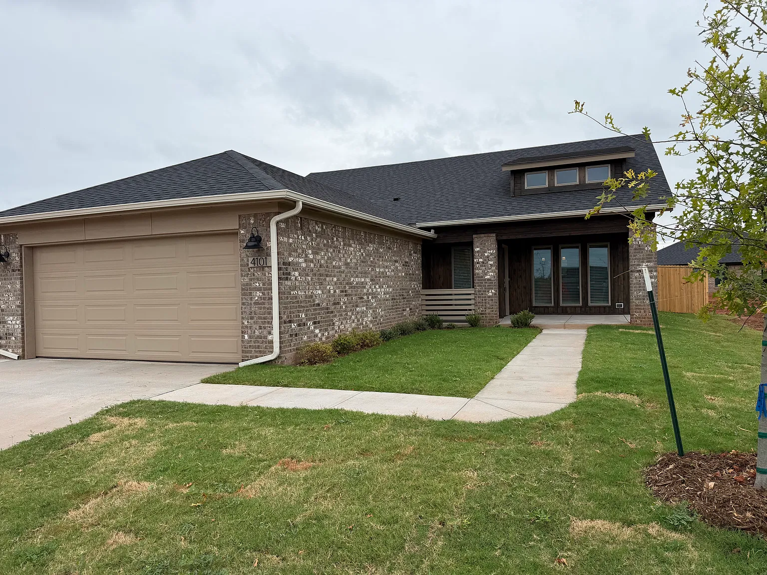 3 bed, 1460 sqft, $2,300 — Photo 1