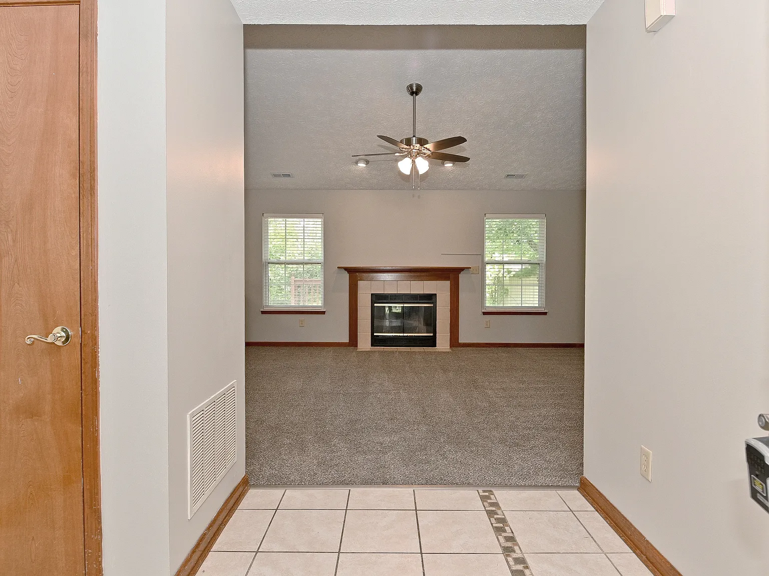 3 bed, 1400 sqft, $1,850 — Photo 4