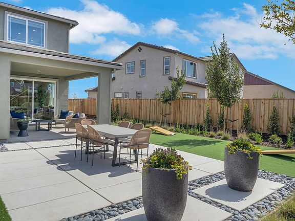 Residence 10 Backyard