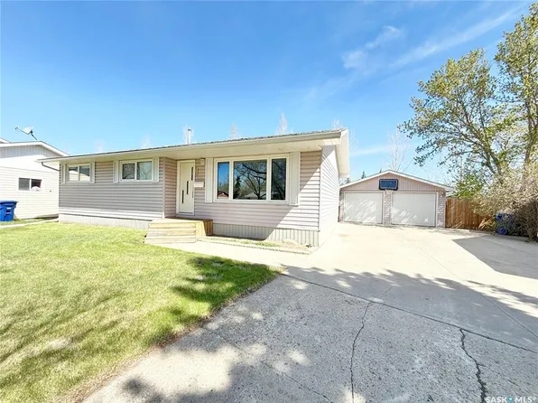 536 McGillivray DRIVE, Weyburn, SK S4H 1M2