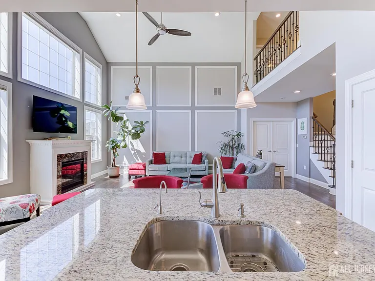 6 Michelangelo Dr S — Photo 19
