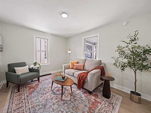 4th image of 243 Garfield St