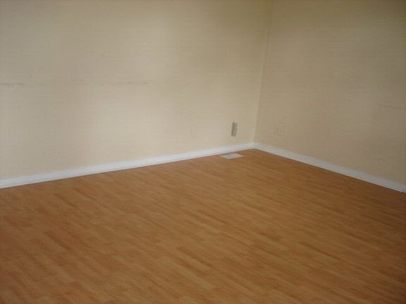 5th image of 247 Turner Dr N