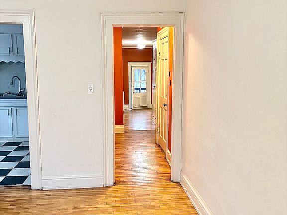 2nd image of 200 Burton St SE #4