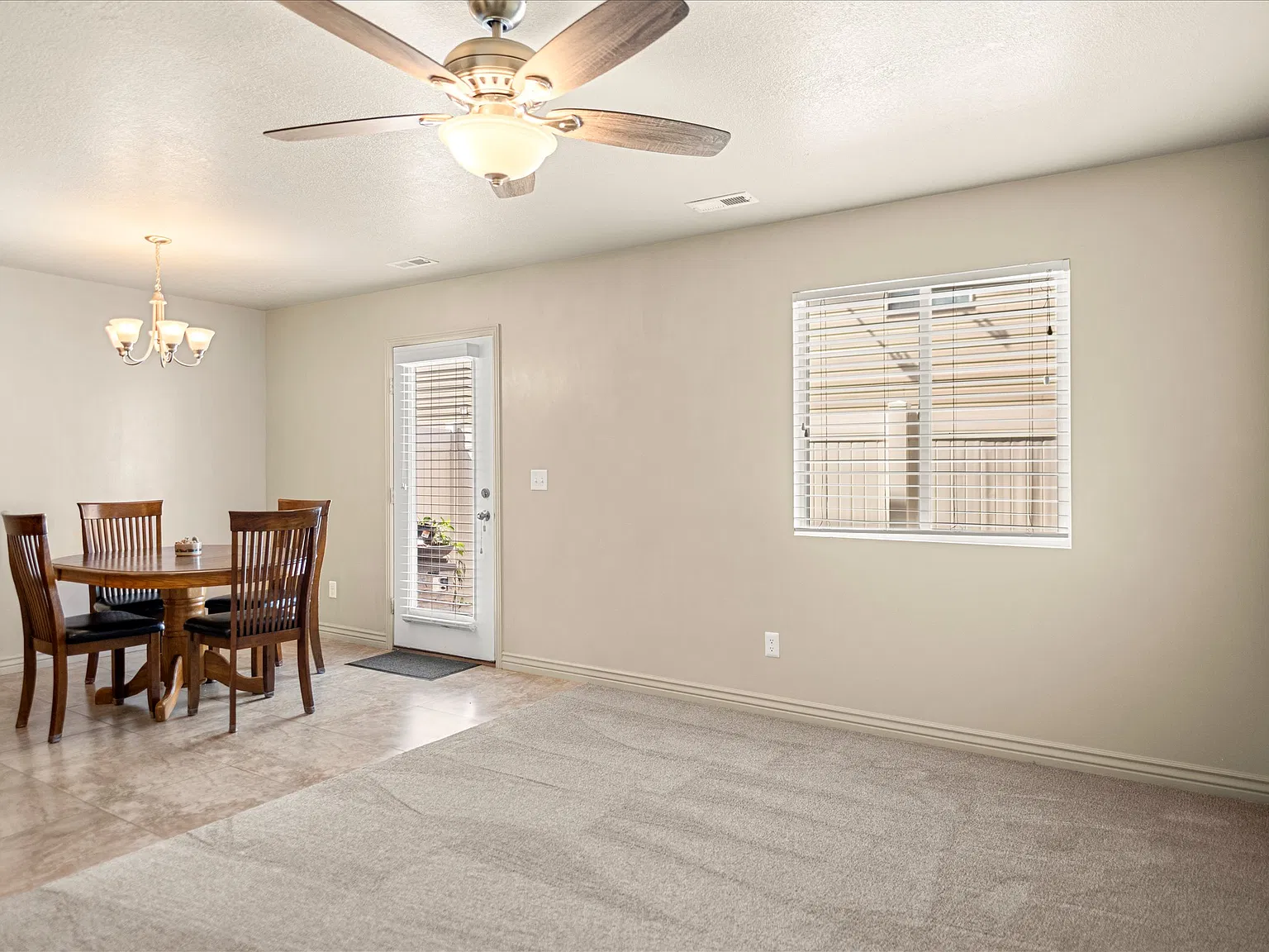 3 bed, 2.5 bath, 1341 sqft, $1,800 — Photo 3