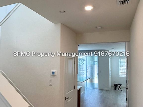 4th image of 3609 Silver Pine Ln