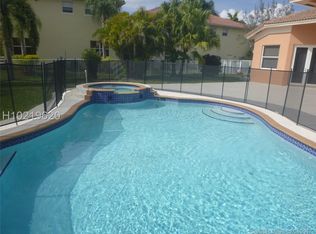 15786 SW 17th St, Davie, FL 33326