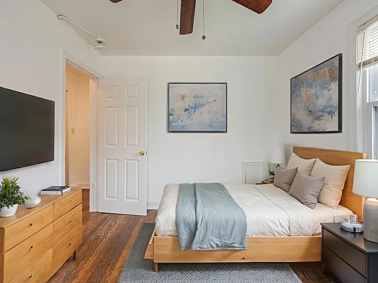 2425 E St NE #4 — Photo 15
