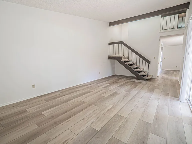 22210 James Alan Cir #8 — Photo 5