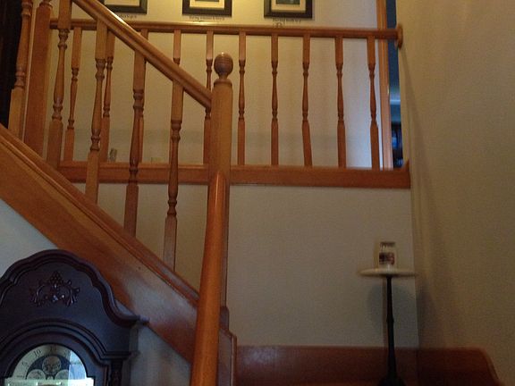 2-story foyer