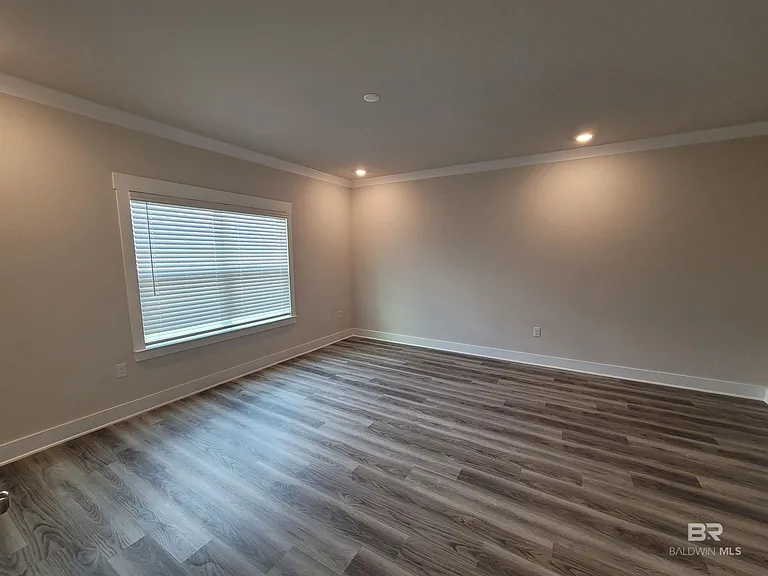 1045 Hayward Loop — Photo 15