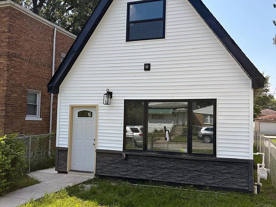 1345 W 109th Pl