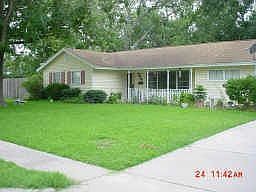 2nd image of 520 Lakeland Dr