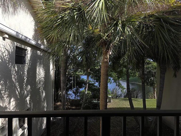 1542 Lake Crystal Dr #H — Photo 30